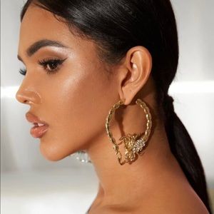 Gold hoops with scorpion 🦂